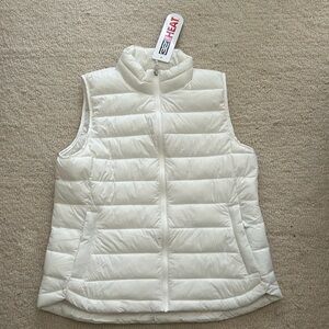 Women’s lightweight puffy vest